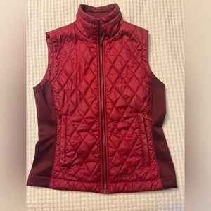 Marmot women’s quilted vest, size small